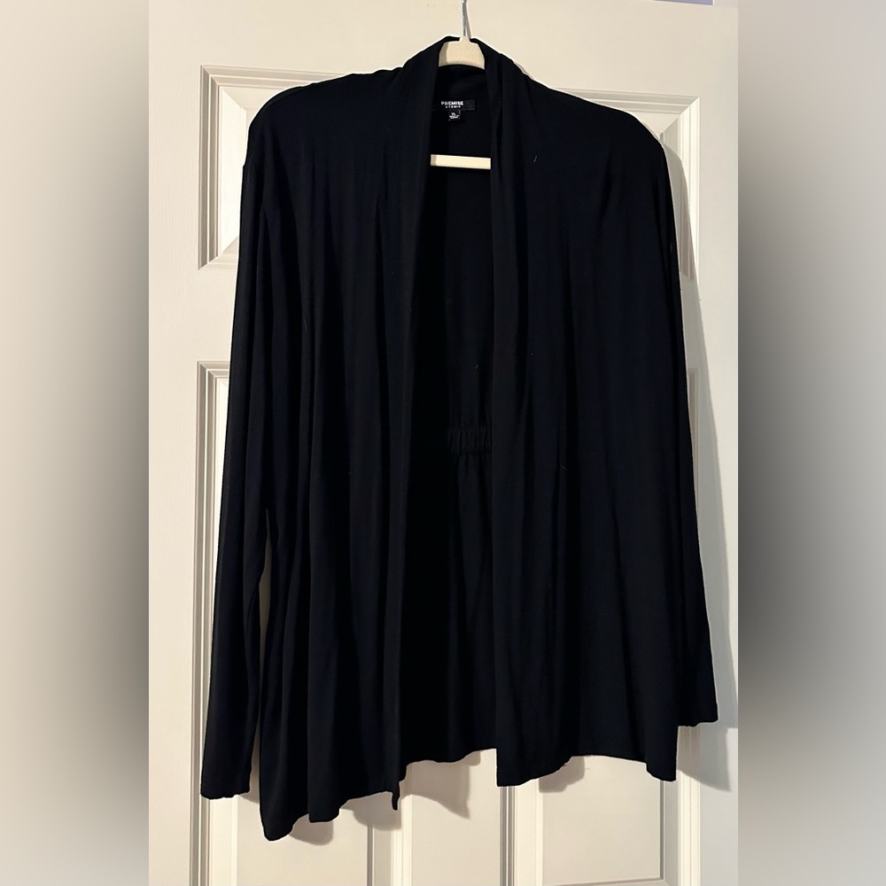 Premise Studios black cardigan. Like new condition. Long sleeves. Size XL.